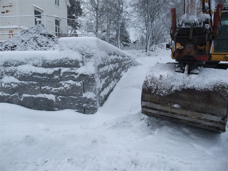 Mur Sandbakkveien.JPG